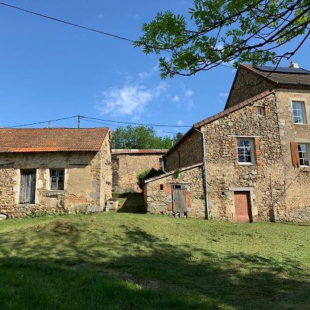 Busset Liages Situe Dans Le Bourbonnais 1 Chambres Lit Double Et Un Clic Clac Exterior photo